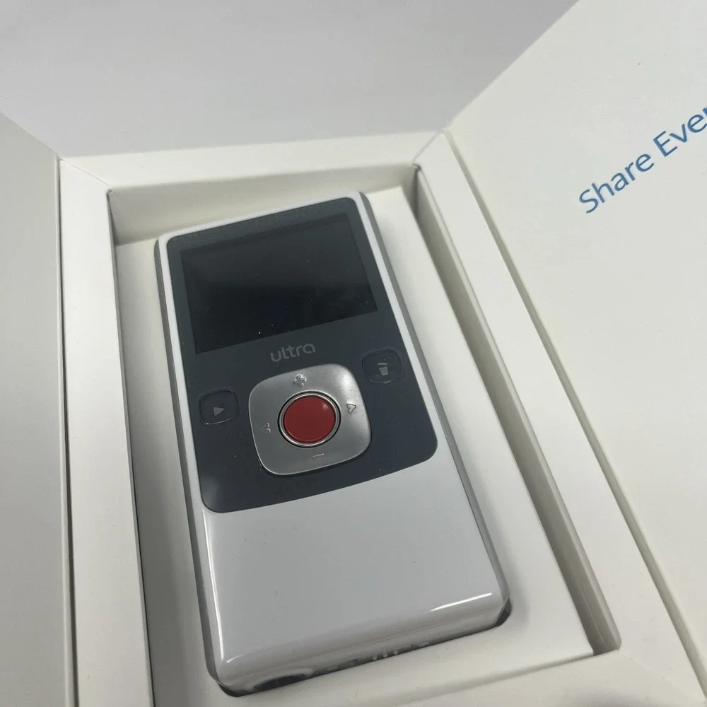 Flip Video Camcorder U1120W UltraHD 4 GB Memory  120 Minutes New Open Box